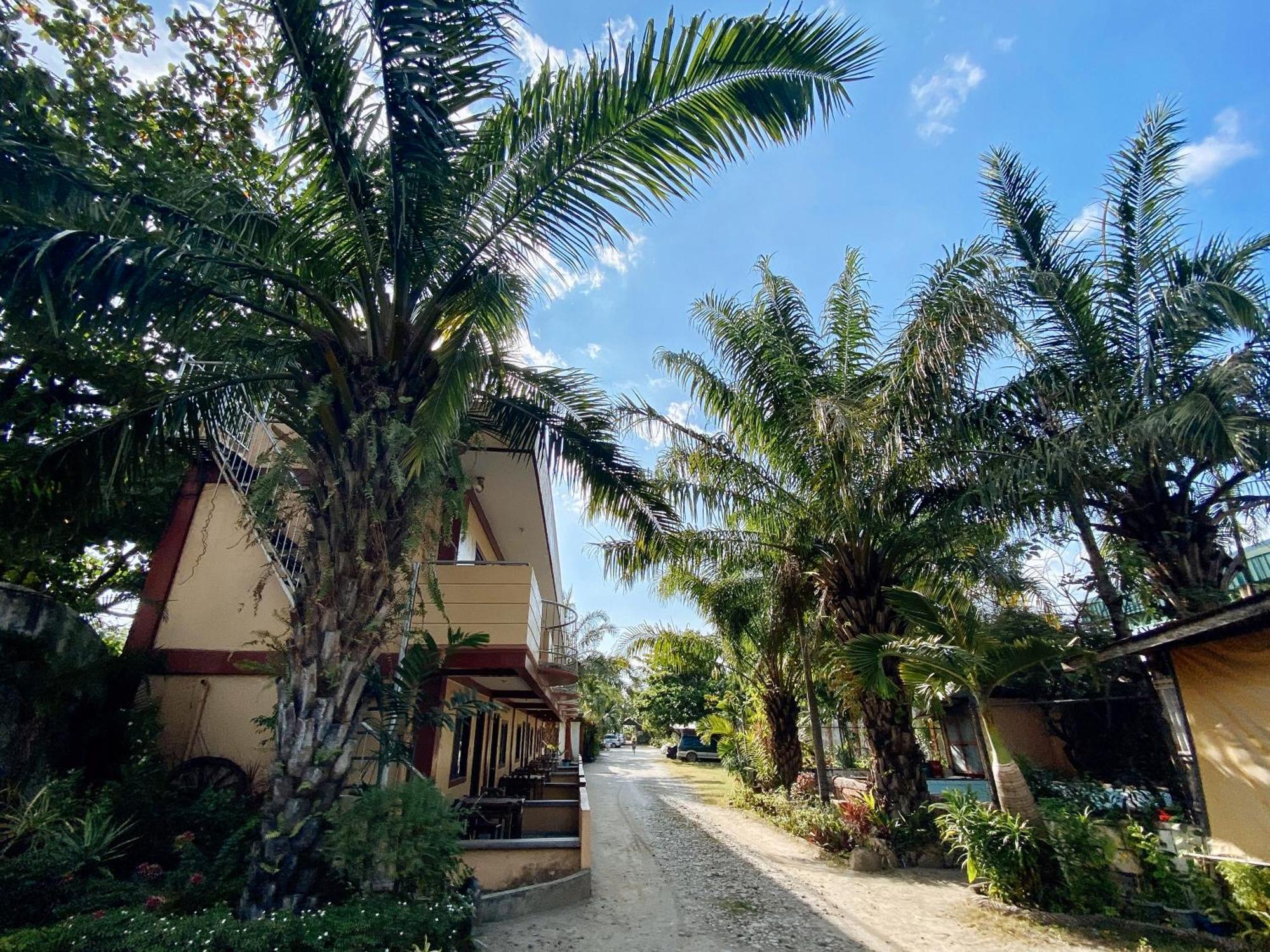 RedDoorz Hostel @Megans Paradisio Beach Resort San Antonio  Exterior foto