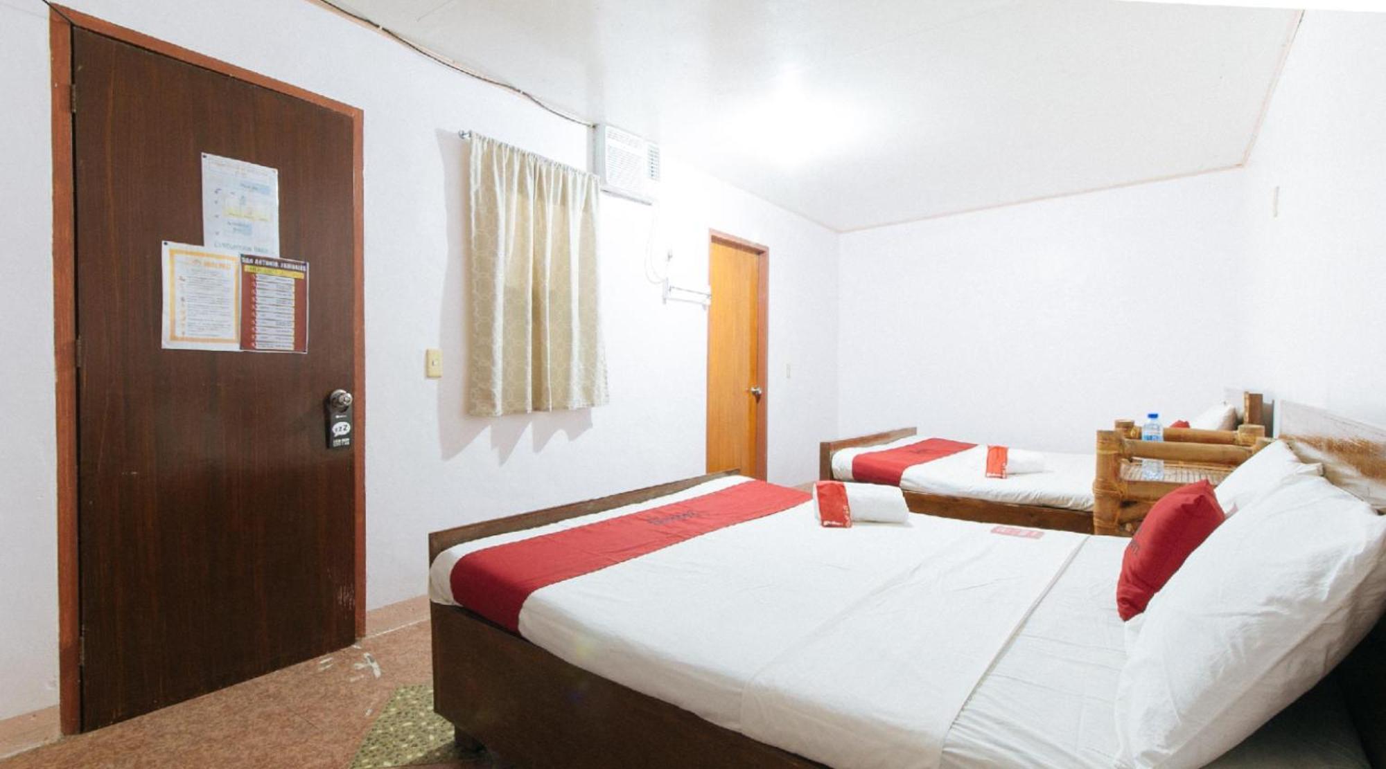 RedDoorz Hostel @Megans Paradisio Beach Resort San Antonio  Exterior foto