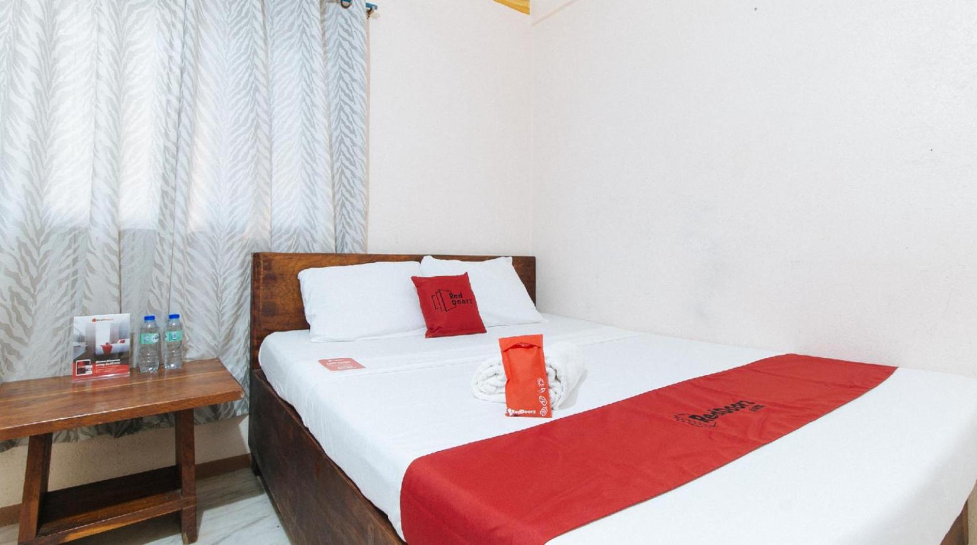 RedDoorz Hostel @Megans Paradisio Beach Resort San Antonio  Exterior foto